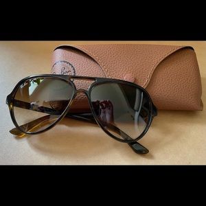 Ray-Ban Men’s RB4125 Cats 5000 Classic Tortoise